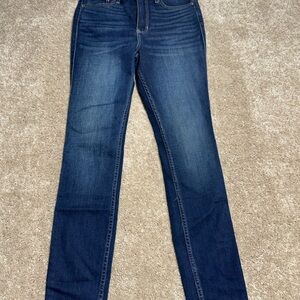 Hollister Women’s Skinny Jeans in Dark Blue Wash